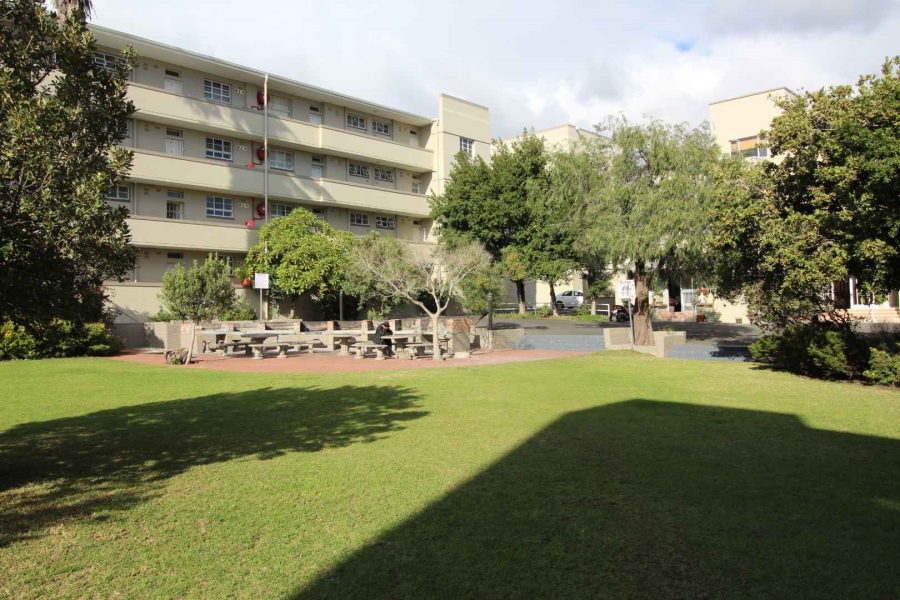 To Let 2 Bedroom Property for Rent in Zonnebloem Western Cape